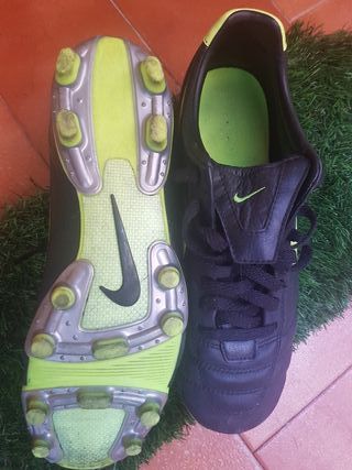 Botas de fútbol Nike Tiempo de segunda mano en Madrid en WALLAPOP