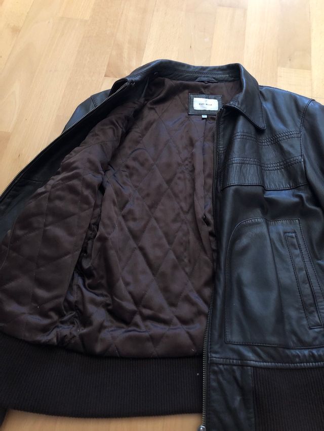 Giacca in pelle marrone scuro