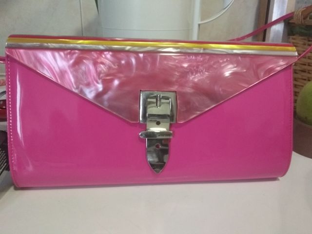 Bolso diseño. Estado: Nuevo. Sin estrenar.