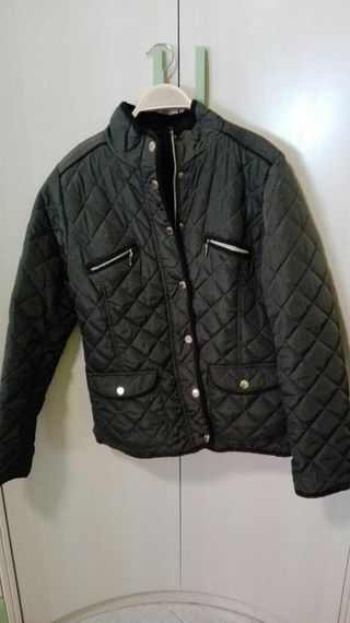 Cazadora mujer Husky. Seminueva. de segunda mano por 20 EUR en Monzón en  WALLAPOP
