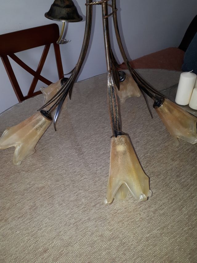 Lámpara de forja de diseño