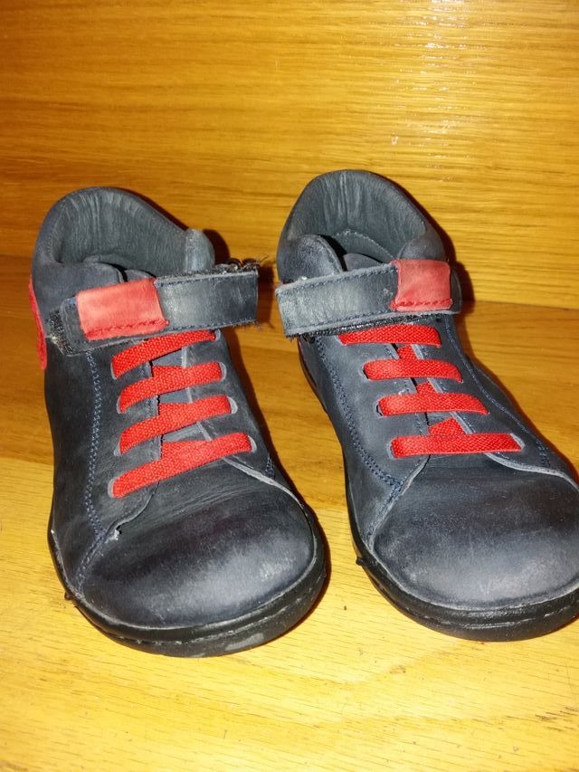 Botines  niño talla 29.