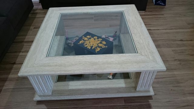 mesa de mármol, con cristales de 1,10|x1,10 y 42cm