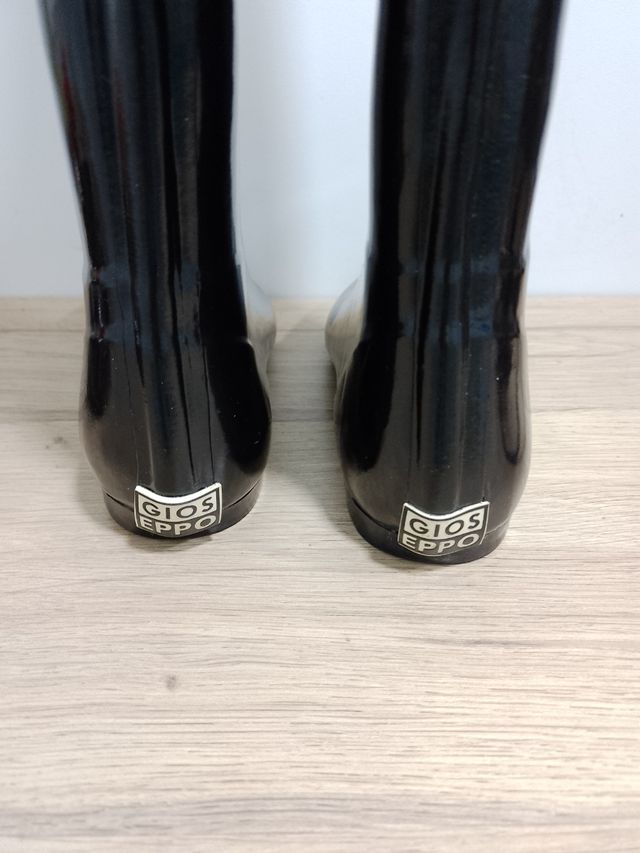 Botas de agua marca Gioseppo