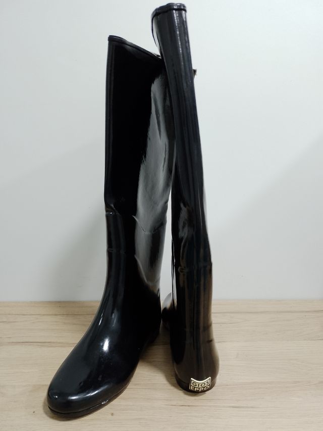 Botas de agua marca Gioseppo