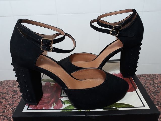 Zapatos de tacon negros