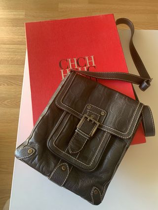 Bolso bandolera Carolina Herrera piel de segunda mano por 295 EUR en  Rivas-Vaciamadrid en WALLAPOP