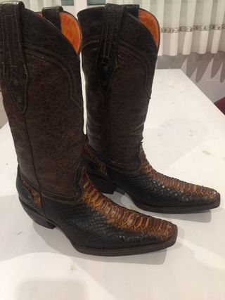 Botas hombre marca CUADRA de pitón de segunda mano por 149 EUR en  Majadahonda en WALLAPOP
