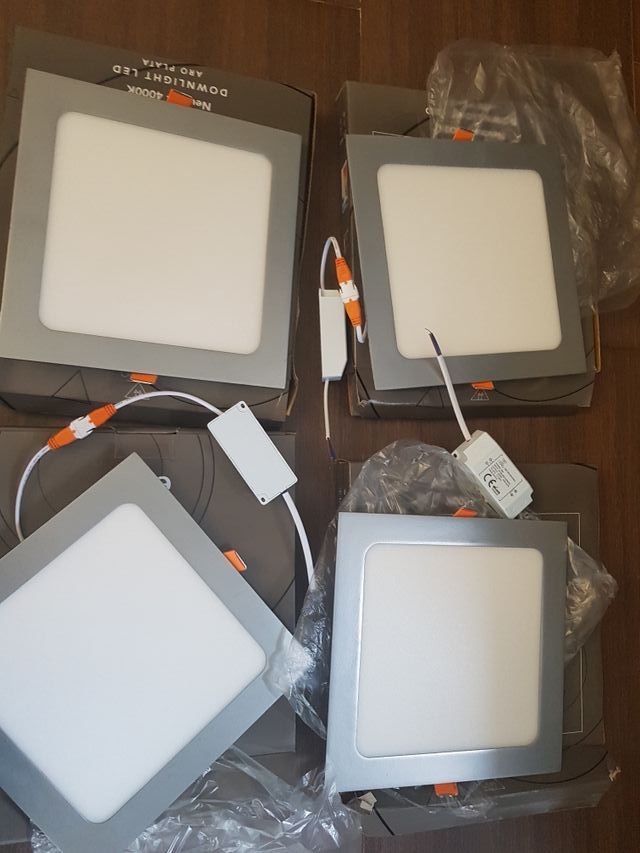 LUCE DA INCASSO A LED