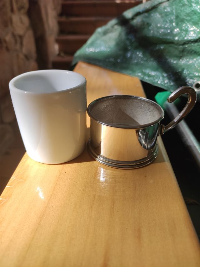 Juego de café de plata y ceramica.
