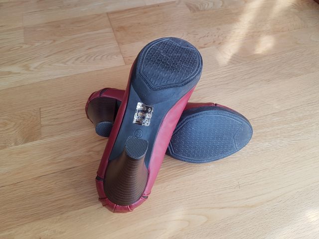 Zapatos rojos/granate de piel BENINI T-39