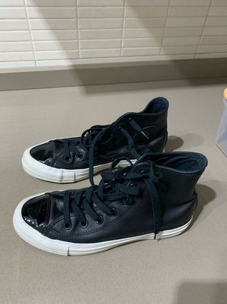 converse negros de piel