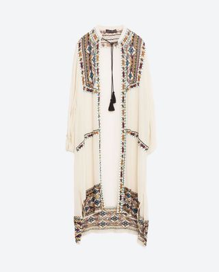 Caftan bordado ZARA de segunda mano por 100 EUR en Madrid en WALLAPOP