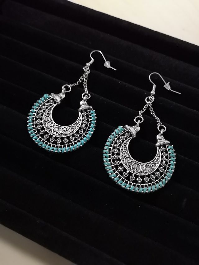 Pendientes cuerda y metal