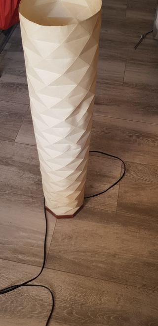 Lámpara de mesa de segunda mano por 5 € en Málaga en WALLAPOP Lámpara de mesa de segunda mano por 5 € en Málaga en WALLAPOP
