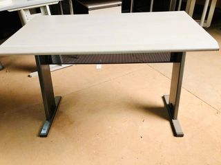 Mesa auxiliar para oficina de segunda mano en la provincia de ... Mesa auxiliar para oficina de segunda mano en la provincia de ...