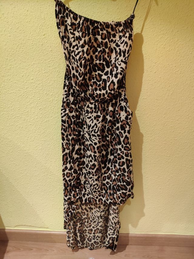 vestido de leopardo