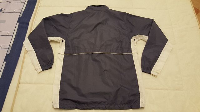 Nike Sports Wear. Cortavientos talla M