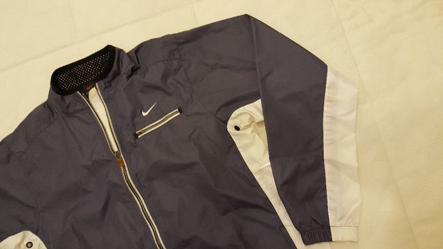 Nike Sports Wear. Cortavientos talla M