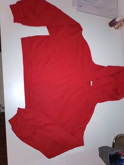 sudadera roja crop top 3x10