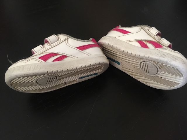 Espere Cadena auricular Zapatillas Reebok bebé niña de segunda mano por 8 € en Benalmádena en WALLAPOP Espere Cadena auricular Zapatillas Reebok bebé niña de segunda mano por 8 € en Benalmádena en WALLAPOP