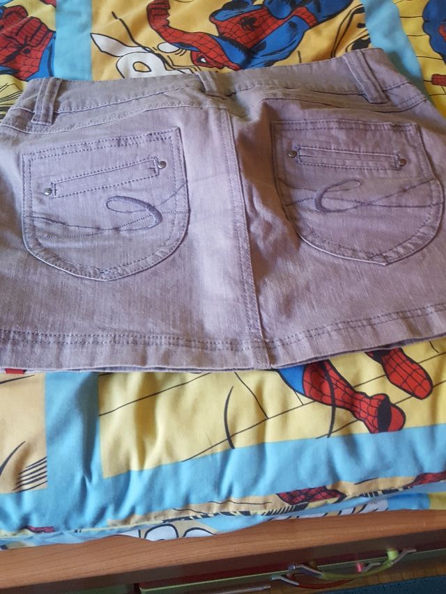 minifalda vakera gris