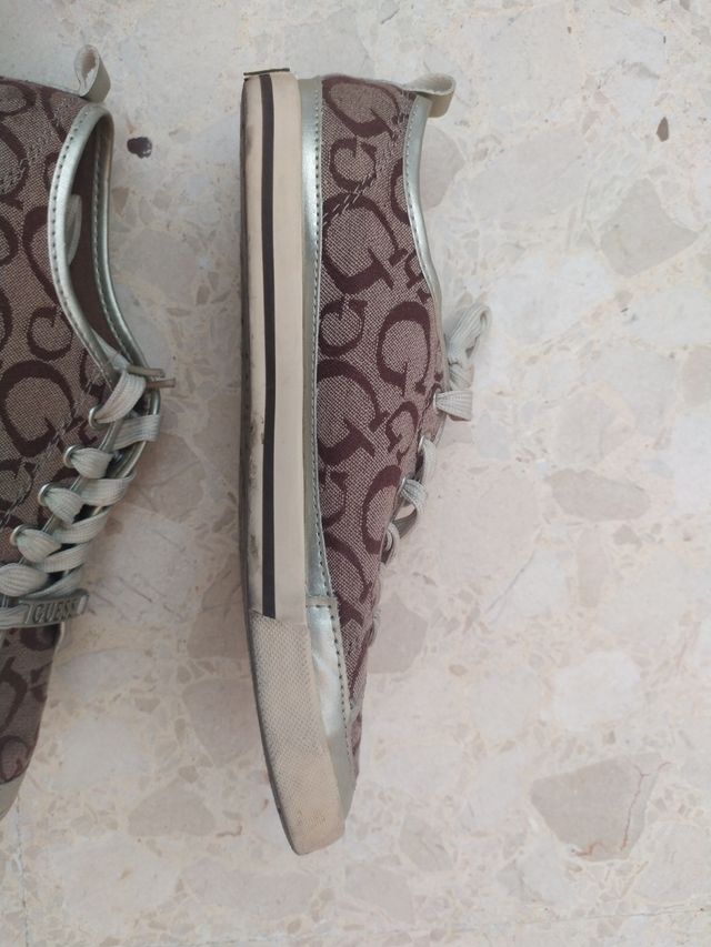 Zapatilla de lona, marca Guess