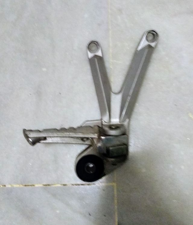 Estribera trasera derecha Hyosung Comet GT/GTR