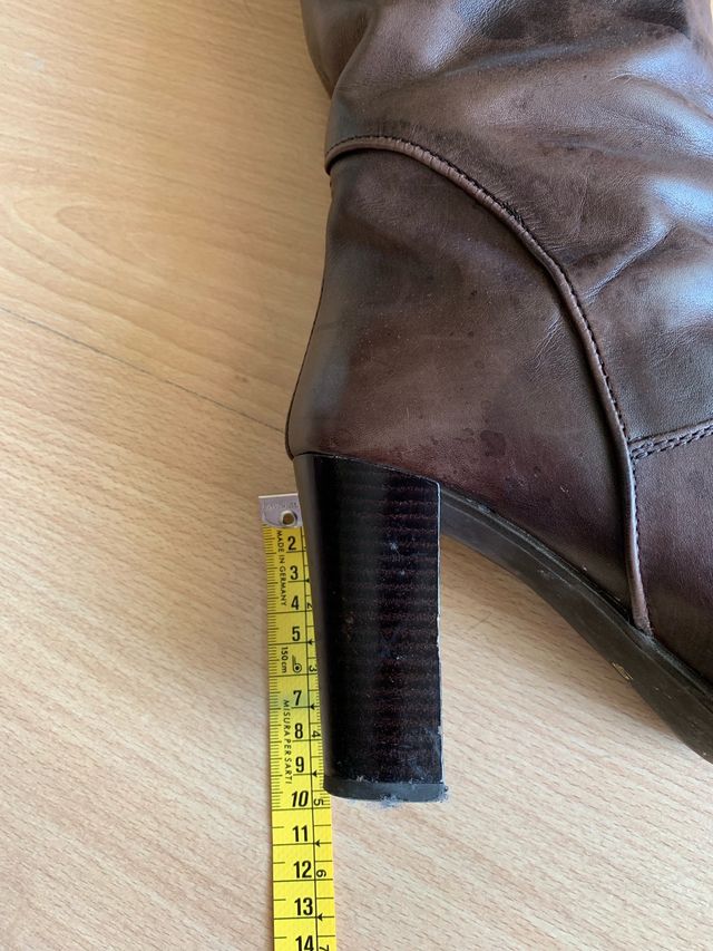 Botas marrones talla 40