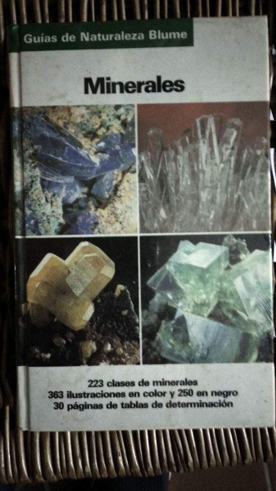 FANTASTICO LIBRO SOBRE MINERALES
