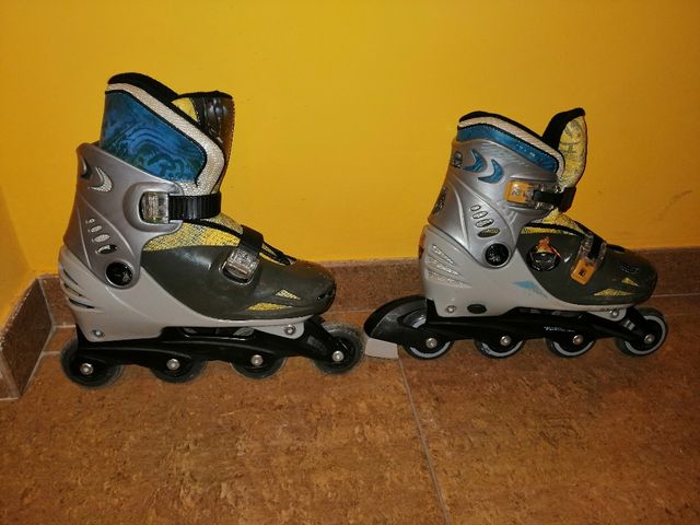 Patines de niño y bolsa para guardar