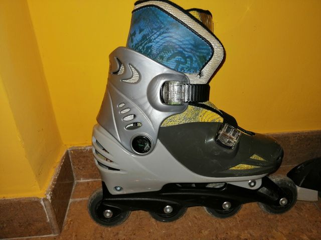 Patines de niño y bolsa para guardar