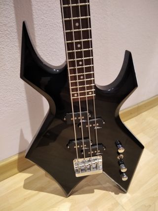 BC RICH BASS WARLOCK PLATINUM SERIES de segunda mano por 250 EUR en  Tarragona en WALLAPOP