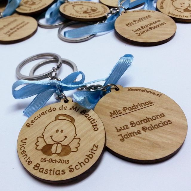 Llaveros en madera personalizados