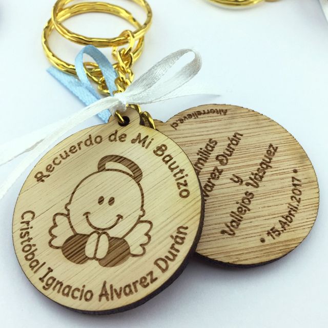 Llaveros en madera personalizados