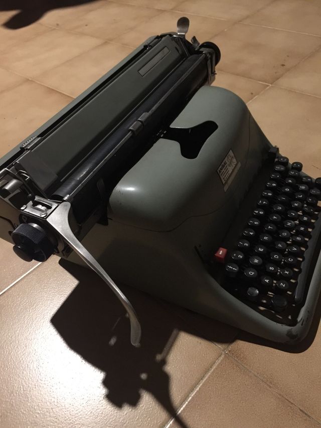 Máquina de escribir - Hispano Olivetti Lexicon 80