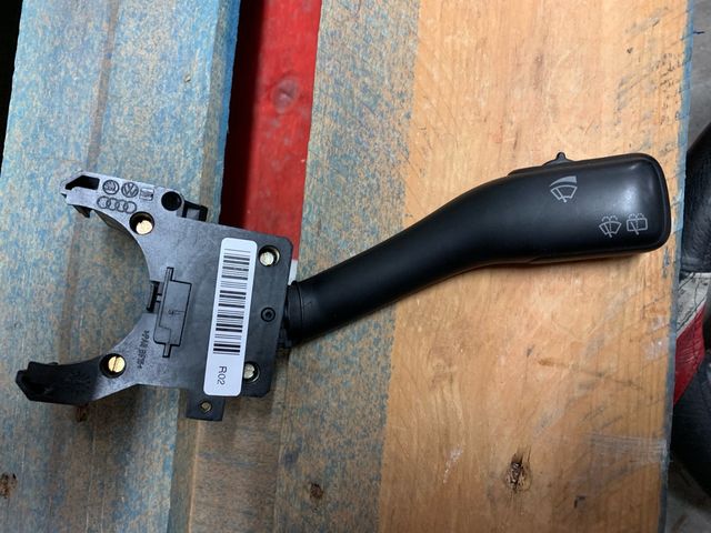 Maneta Derecha Golf IV