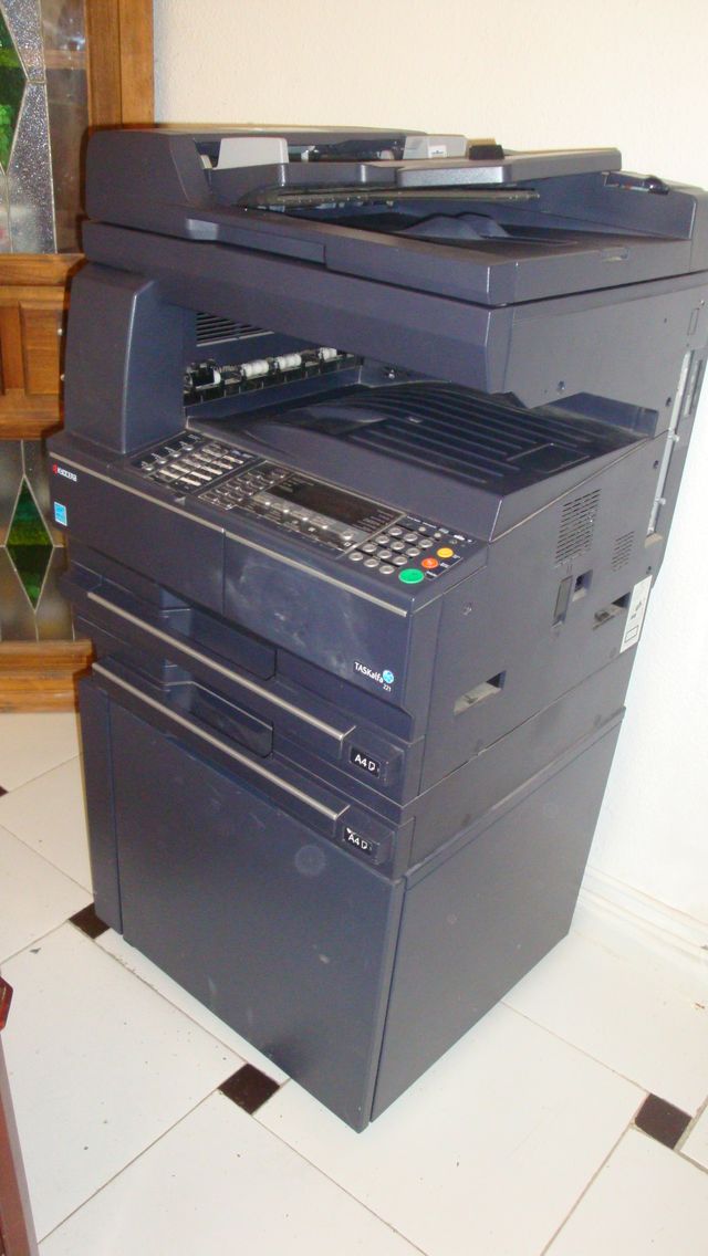 impresora kyocera taskalfa 221 