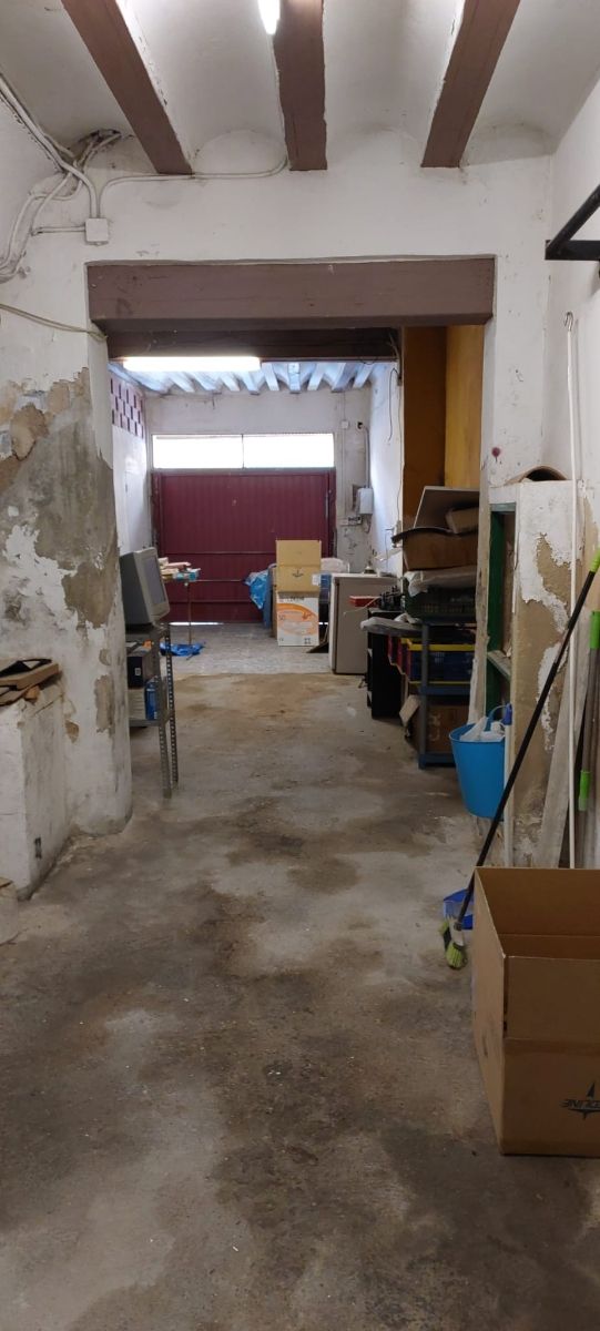 URGE VENTA. Especial para adosado en pleno centro.