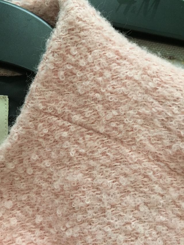 Chaqueton rosa efecto rizado t-M Zara