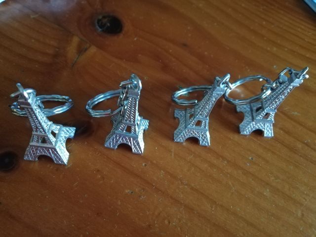 llaveros torre eiffel