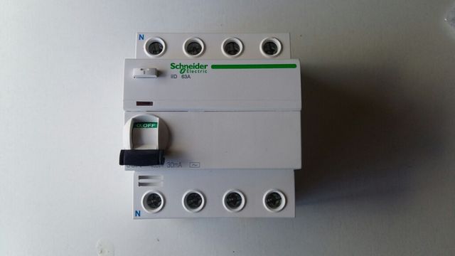 63 A 30 mA diferencial de 4 pólos