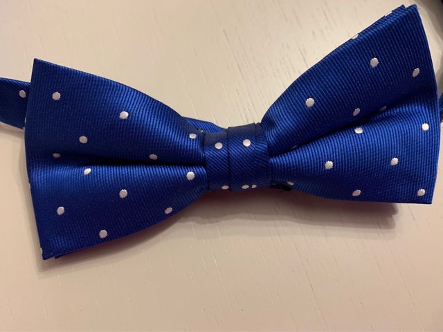 Pajarita niño azul con lunares