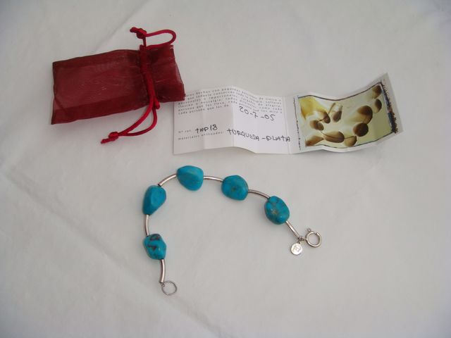 Pulsera turquesas y plata