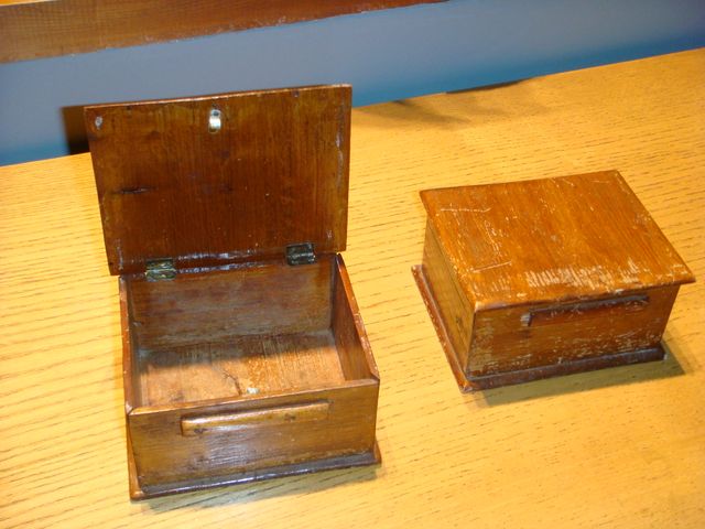 Lote 2 cajitas de madera