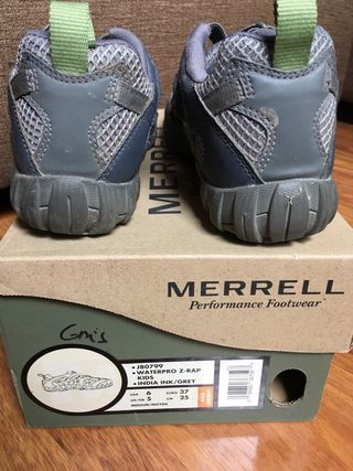Deportiva treking chica Merrell de segunda mano por 15 € en Deportiva treking chica Merrell de segunda mano por 15 € en