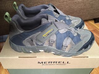 Deportiva treking chica Merrell de segunda mano por 15 € en Deportiva treking chica Merrell de segunda mano por 15 € en