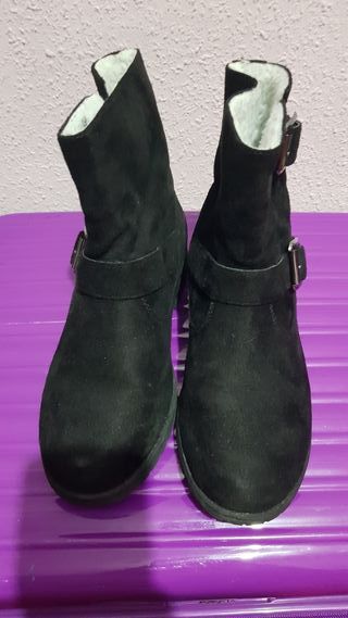 Botas negras. t.36 Marypaz de segunda mano por 8,99 EUR en Leganés en  WALLAPOP