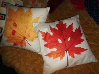 FUNDA COJINES HOJAS de segunda mano por 8 € en Huelva en FUNDA COJINES HOJAS de segunda mano por 8 € en Huelva en