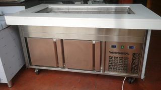 BUFFET DE FRÍO CON MUEBLE SEMINUEVO de segunda mano por 590 € en Madrid